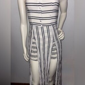 🔒 ✨ Showpo White & Black Striped Cutout Romper | Size 8| Summer Romper.